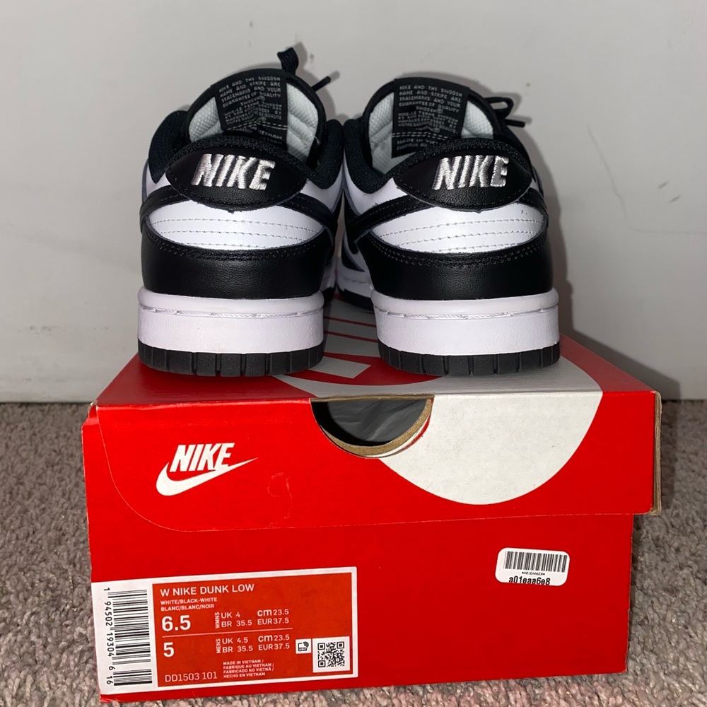 Brand New Women Nike Dunks - Picture 3 of 3